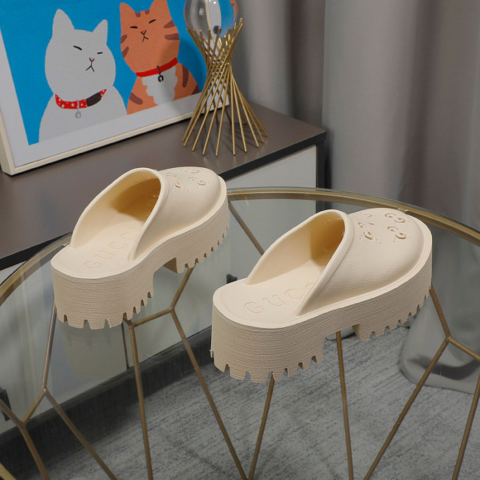 Gvc*1 SANDAL