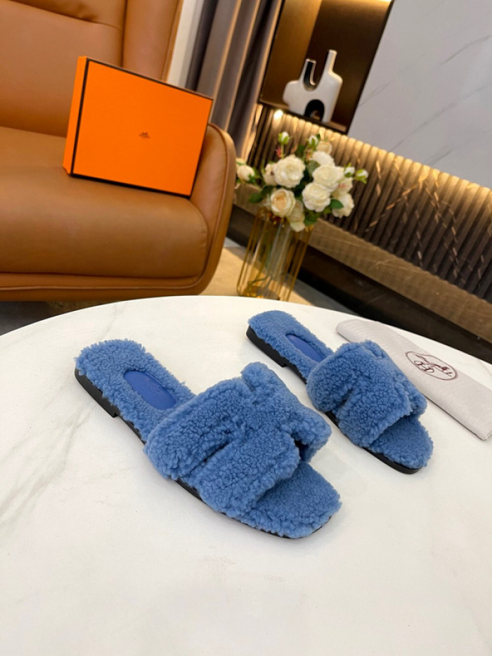 H**me5 SANDALS