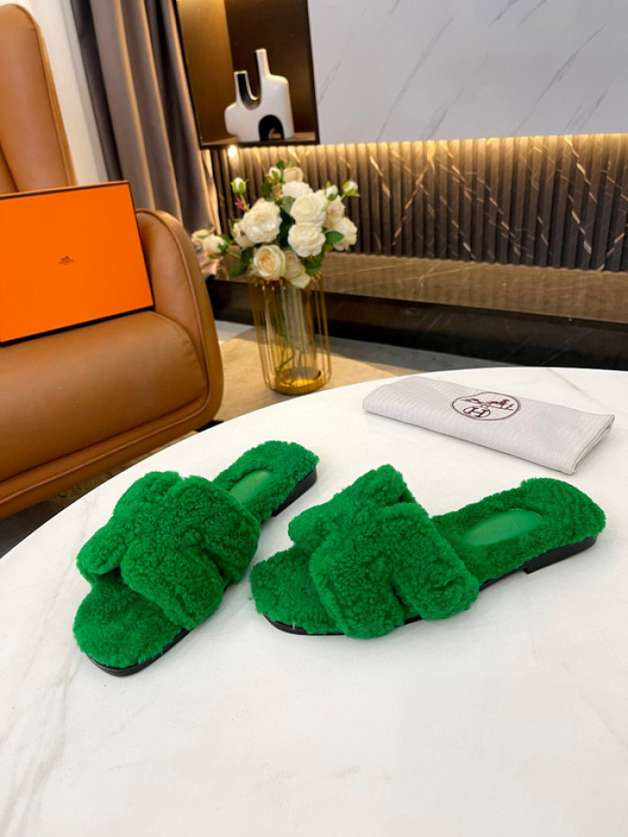 H**me5 SANDALS