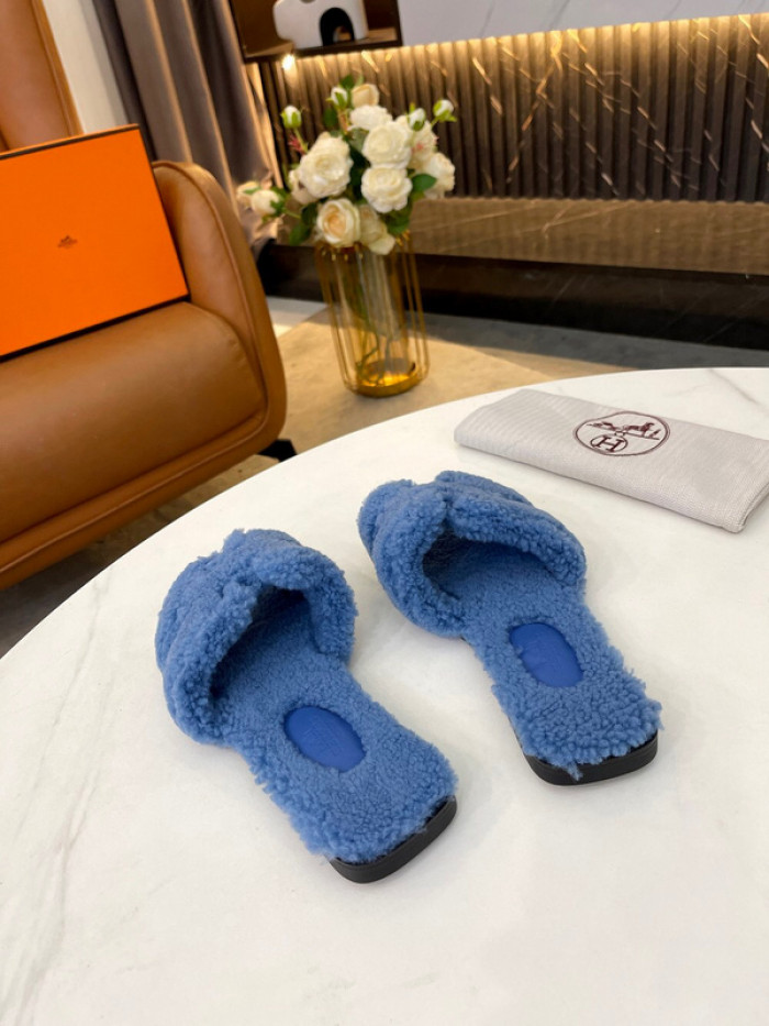 H**me5 SANDALS