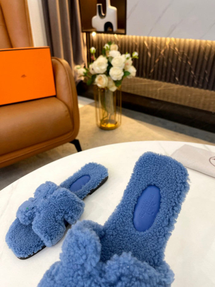 H**me5 SANDALS