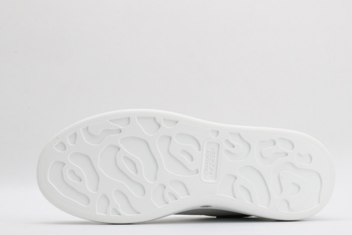 A1exa*der Mcqv*en OVERSIZED