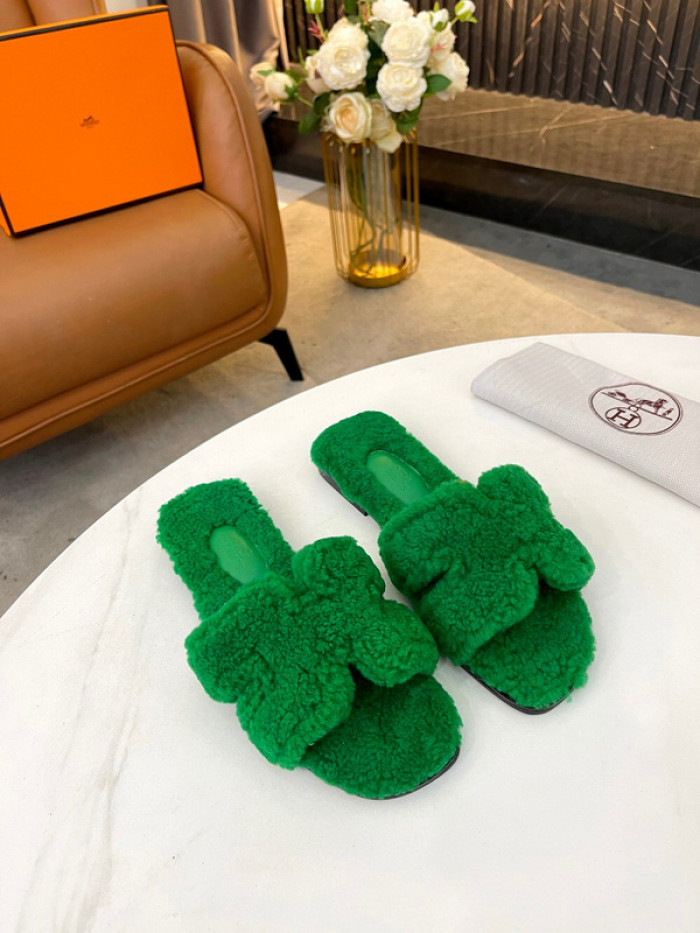 H**me5 SANDALS