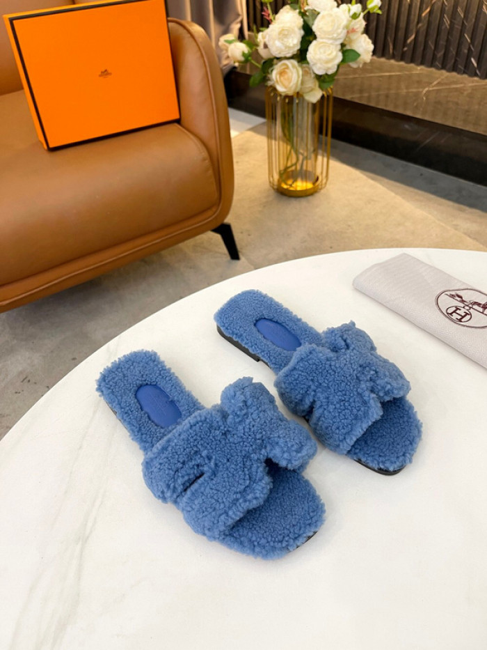 H**me5 SANDALS