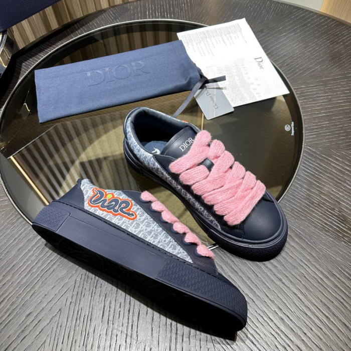 DIO* KAWS B33 SNEAKER