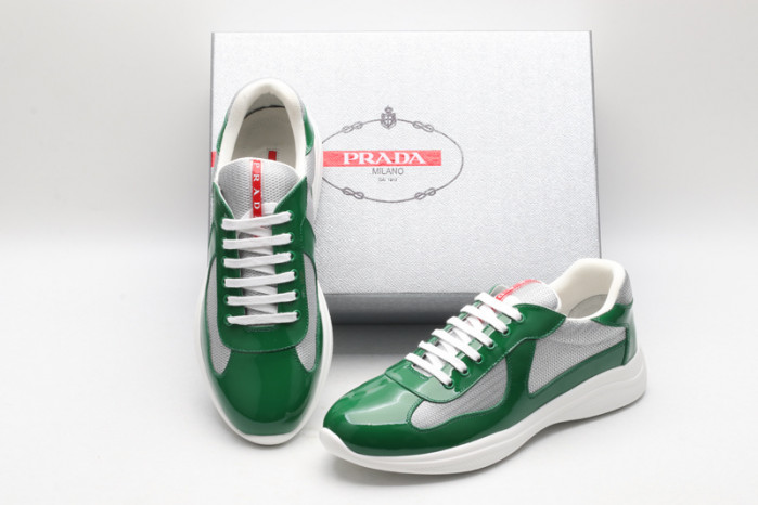 Pra*a sneaker