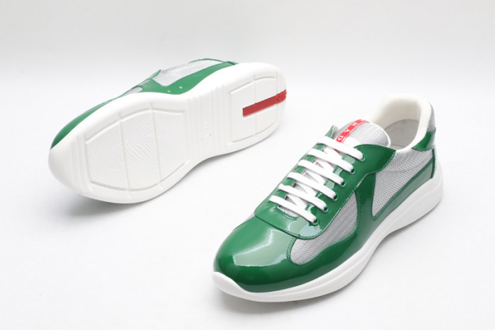 Pra*a sneaker
