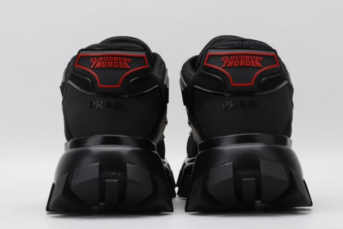 Pra*a sneaker