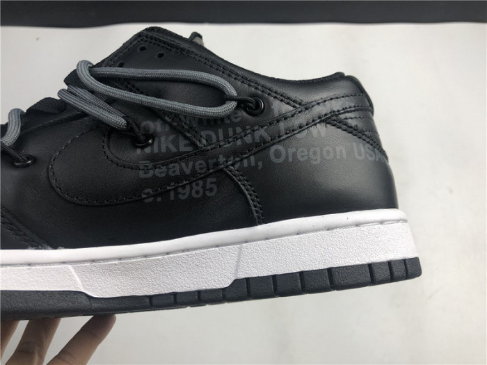 NIKE DUNK LOW