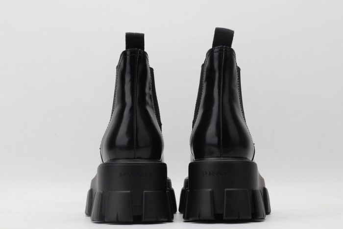 Pra*a Boots