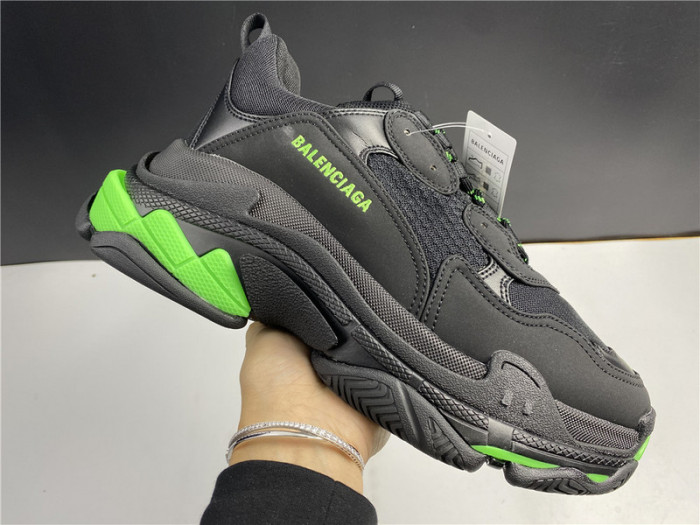BLCG SNEAKER TRIPLE.S.