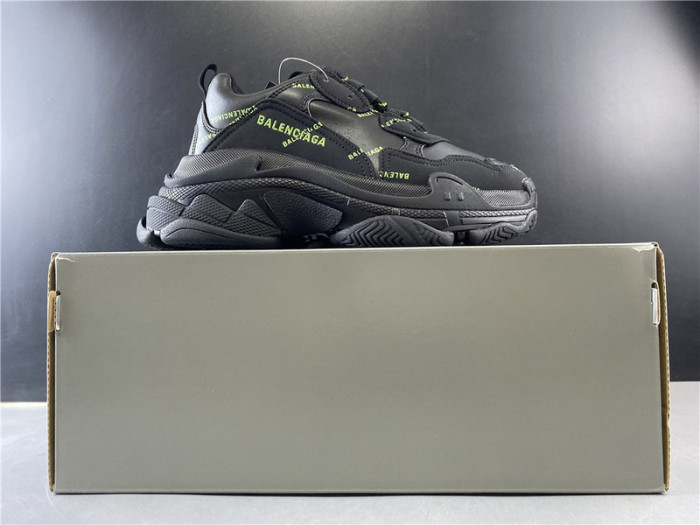 BLCG SNEAKER TRIPLE.S.