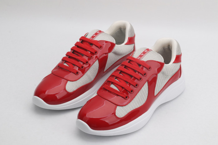 Pra*a sneaker