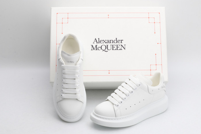A1exa*der Mcqv*en OVERSIZED