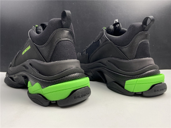 BLCG SNEAKER TRIPLE.S.