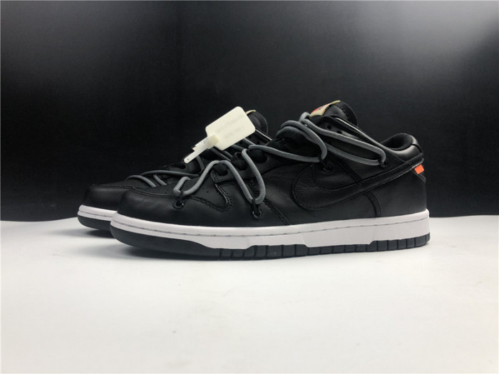 NIKE DUNK LOW