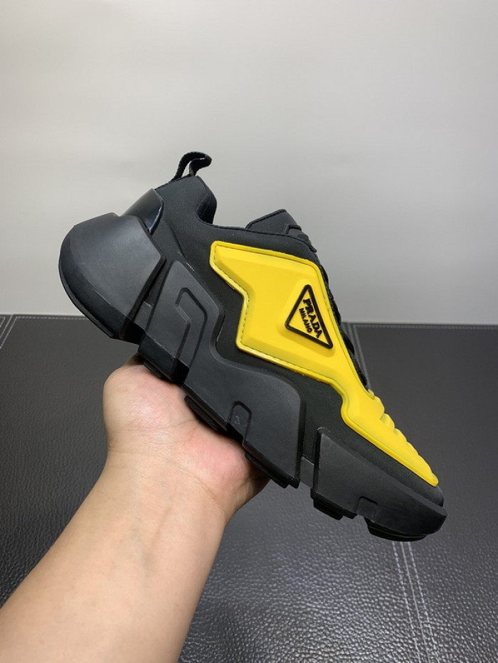 Pra*a sneaker