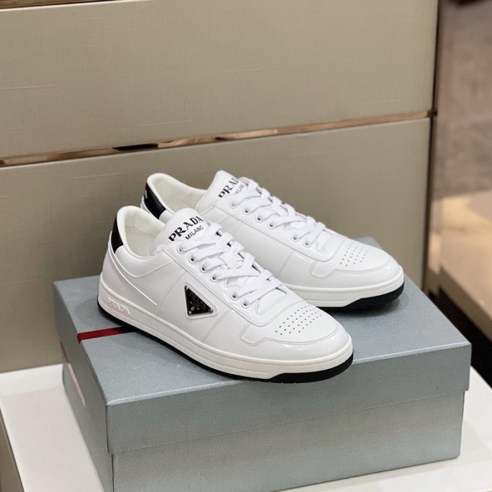 Pra*a sneaker