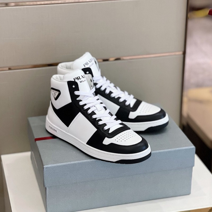 Pra*a sneaker