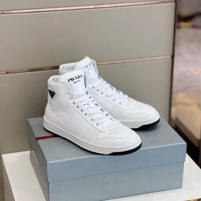 Pra*a sneaker