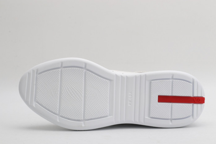 Pra*a sneaker