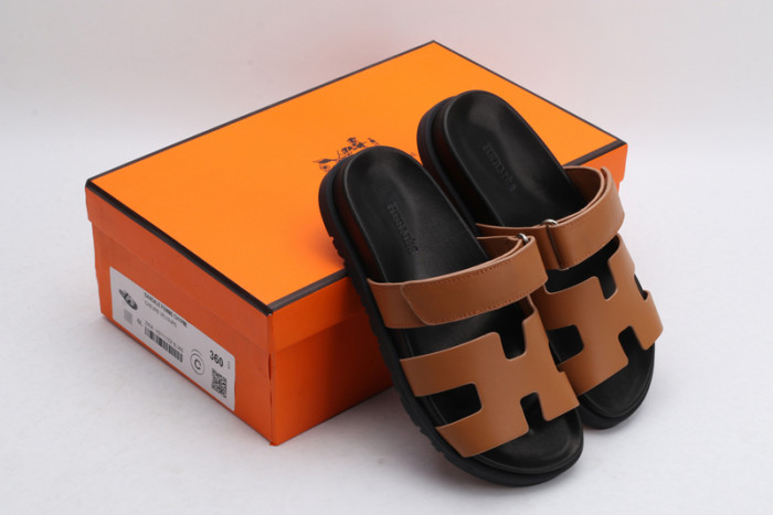 H**me5 SANDALS