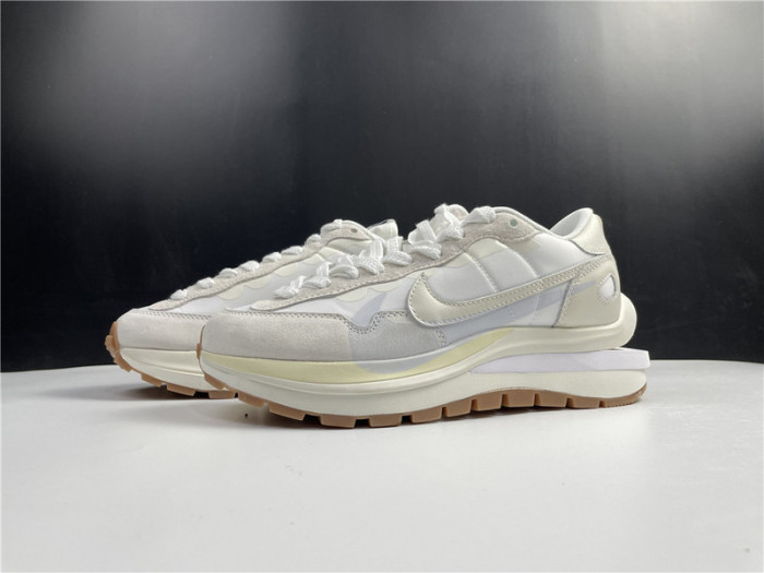 Sacai x Nike Vapor Waffle SP Sail White Gum DD1875-100