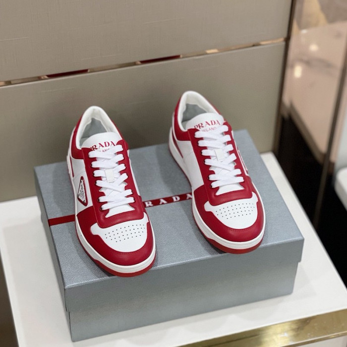 Pra*a sneaker