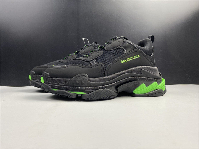 BLCG SNEAKER TRIPLE.S.