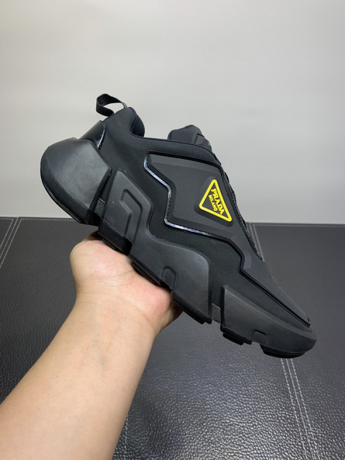 Pra*a sneaker