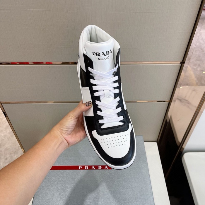 Pra*a sneaker
