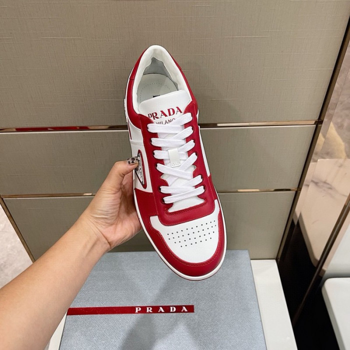 Pra*a sneaker