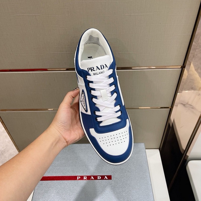 Pra*a sneaker