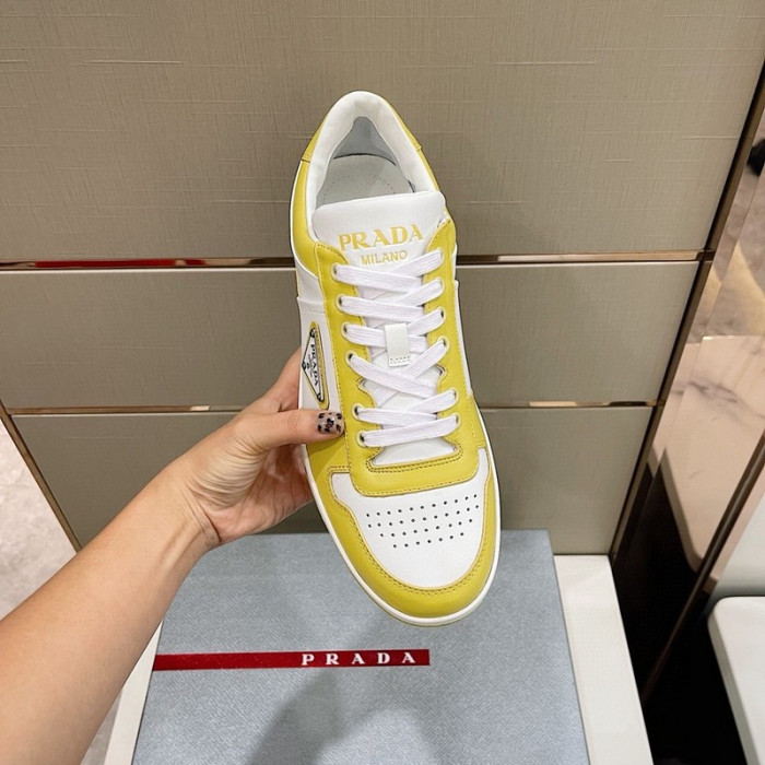 Pra*a sneaker