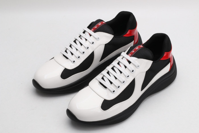 Pra*a sneaker
