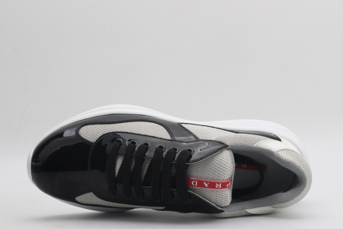 Pra*a sneaker