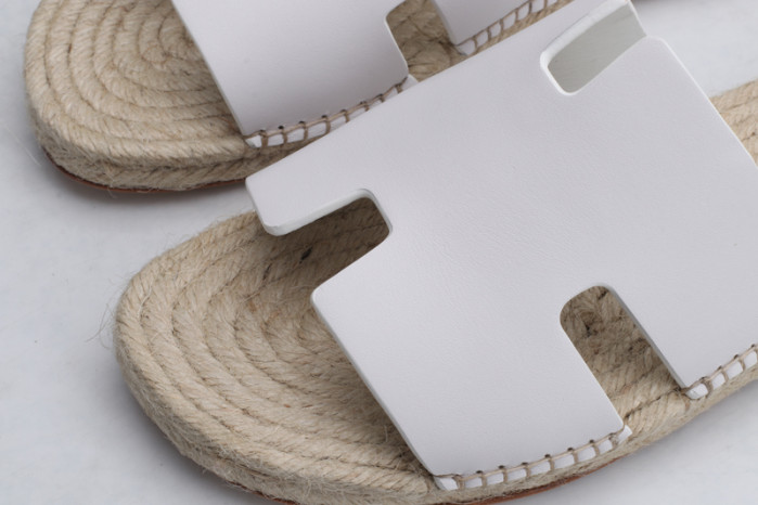 H**me5 SANDALS