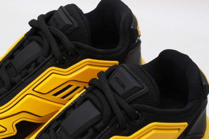 Pra*a sneaker