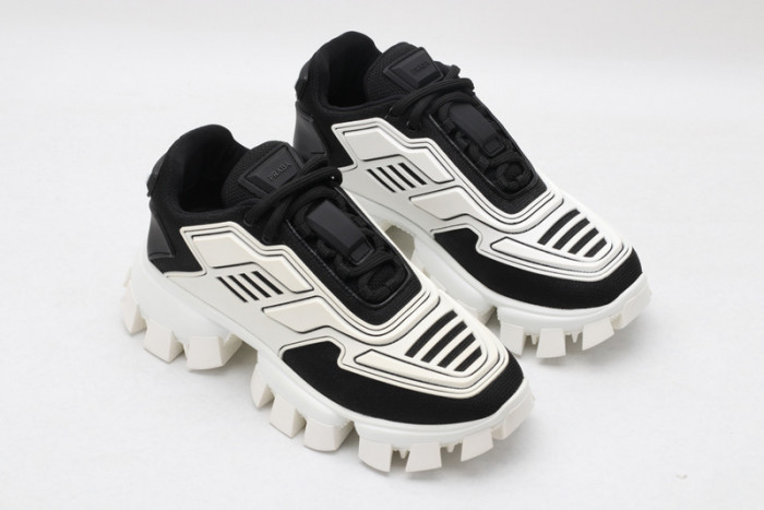 Pra*a sneaker
