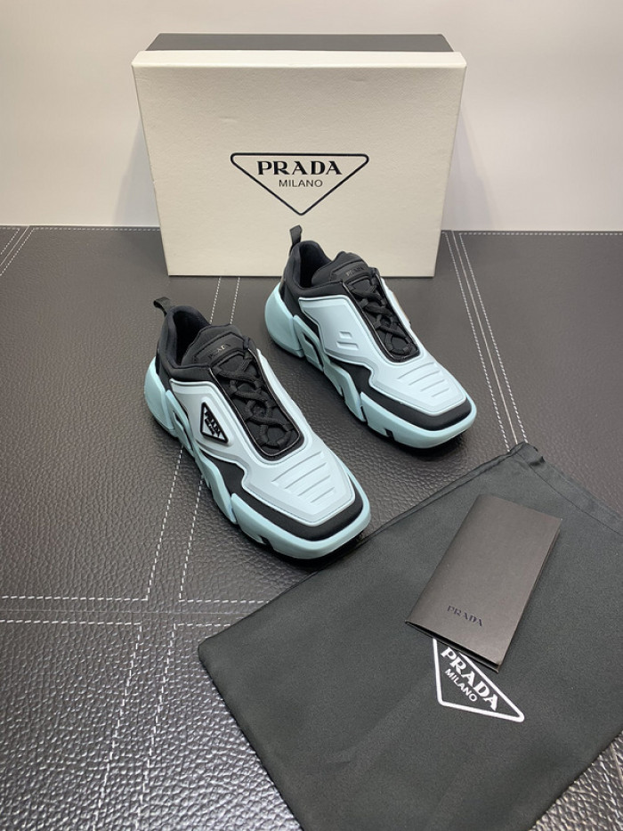 Pra*a sneaker
