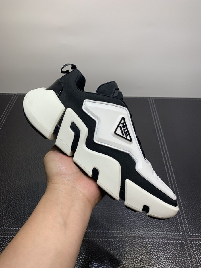 Pra*a sneaker