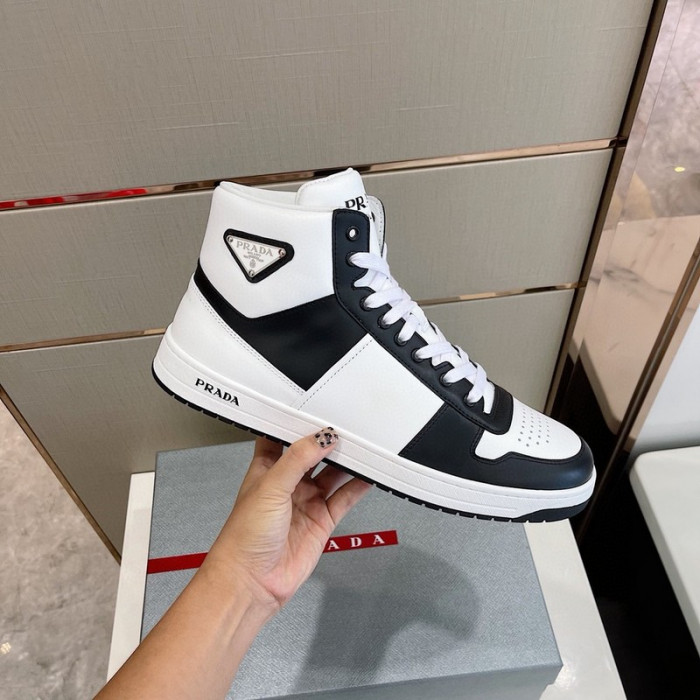 Pra*a sneaker