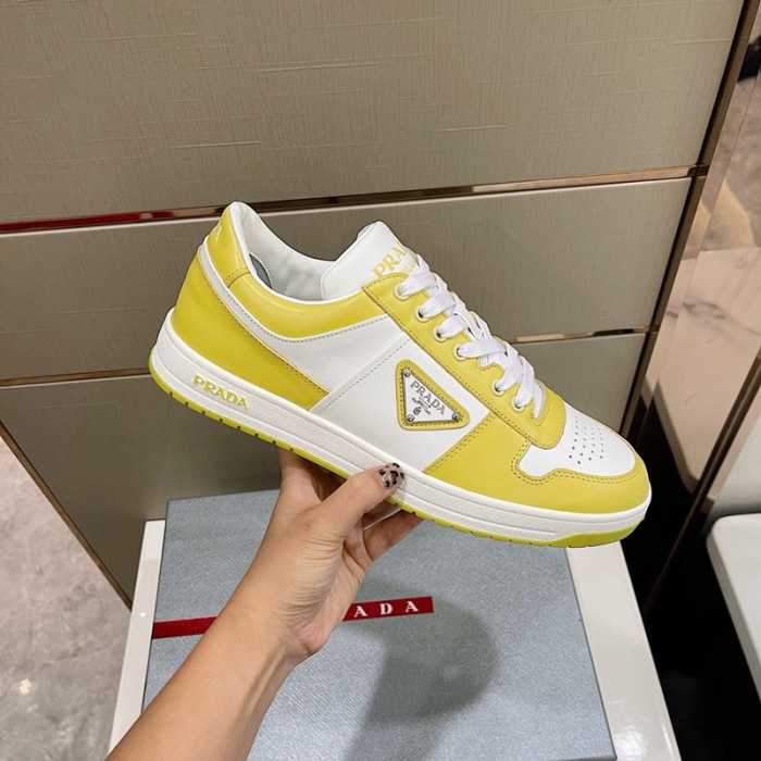 Pra*a sneaker