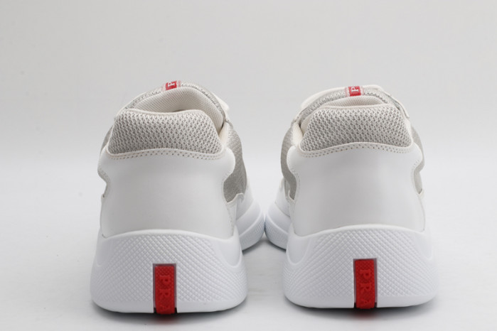 Pra*a sneaker