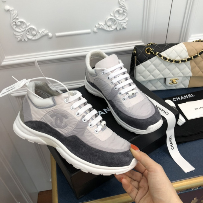 Ch**el sneaker