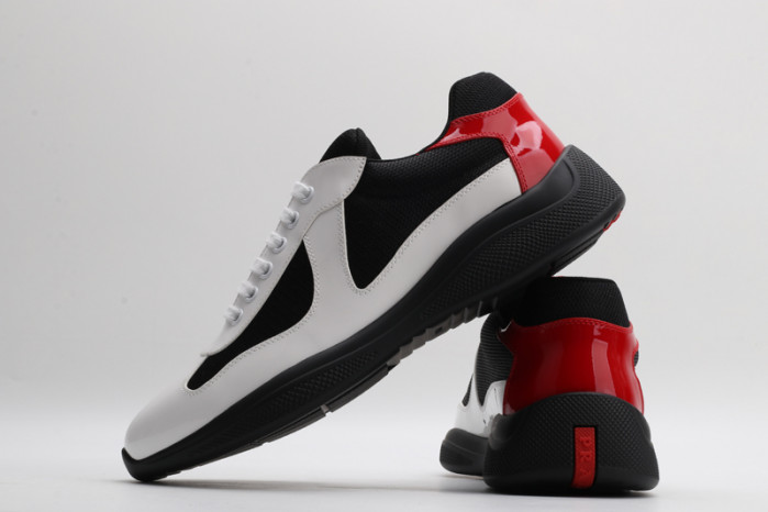 Pra*a sneaker