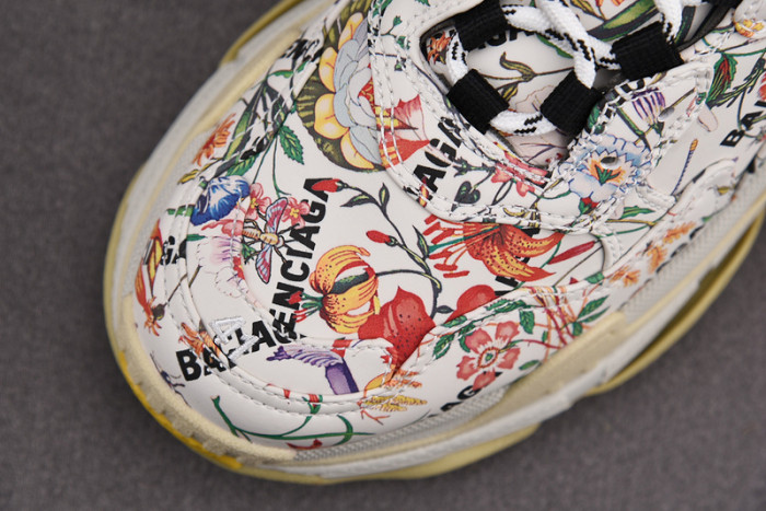 BLCG SNEAKER TRIPLE.S.