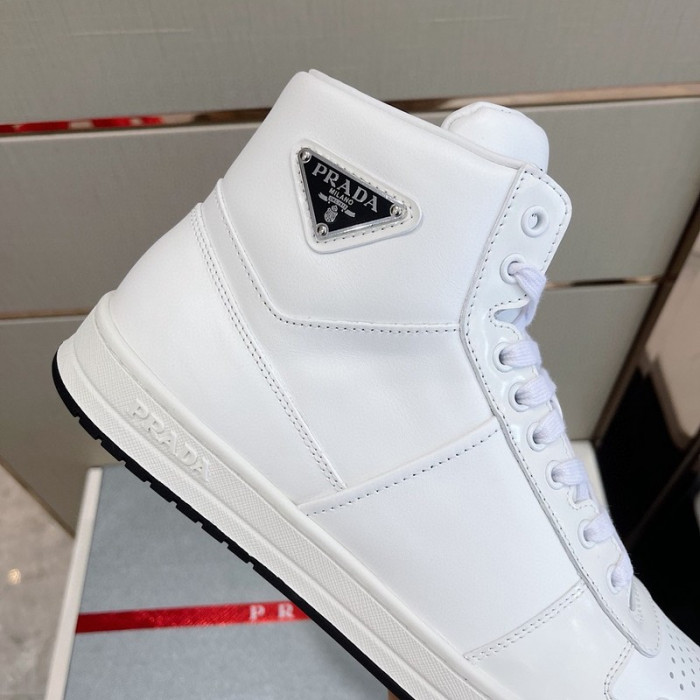Pra*a sneaker