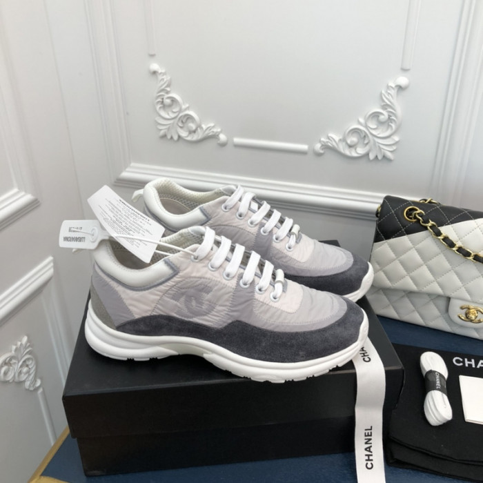 Ch**el sneaker