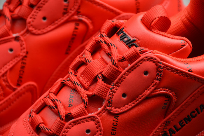 BLCG SNEAKER TRIPLE.S.